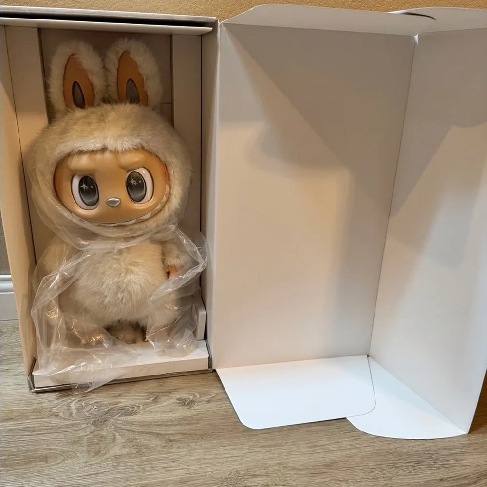 Fluffy Cream Cat Toy with Big Eyes